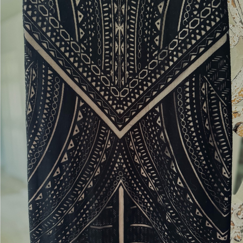 Black Patterned Sleeveless Top - image 8